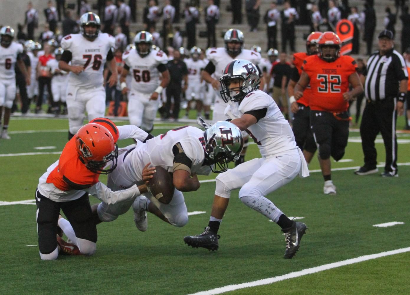 The El Paso Tigers fell short of a comeback against the Hanks Knights, losing their first home game of the season 36-28.