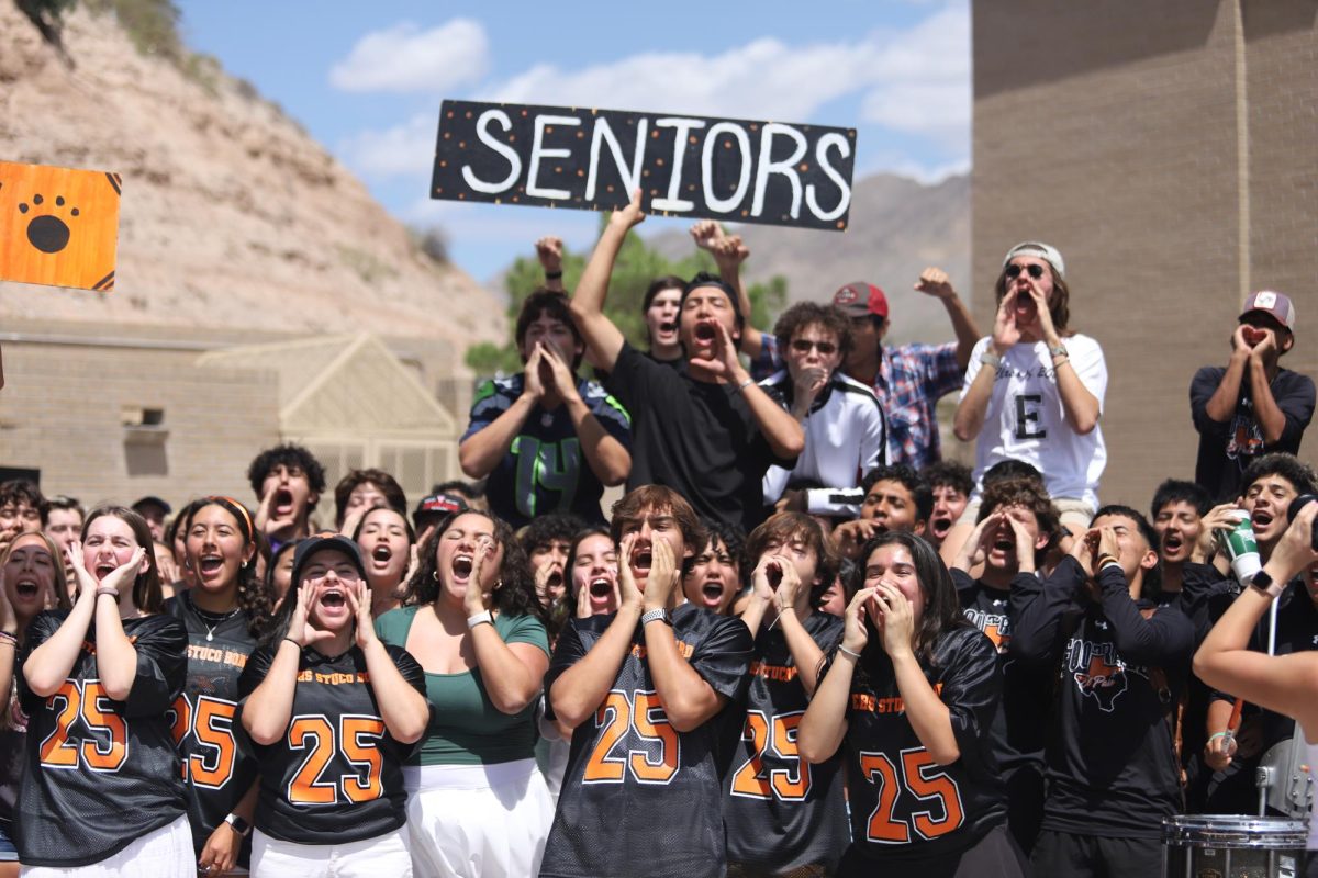 Seniors lead the class chants during the first lunch rally of the year on Aug. 30, 2023.